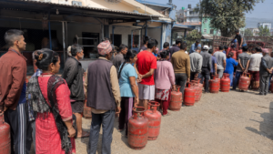 हेटौंडामा एलपी ग्यास अभाव, उपभोक्ता लामो लाइनमा