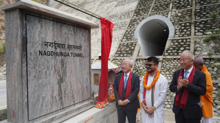 नागढुङ्गा–सिस्नेखोला सुरुङमार्ग उद्घाटन, सुरुमा आपत्कालीन सवारीलाई मात्र प्रवेश